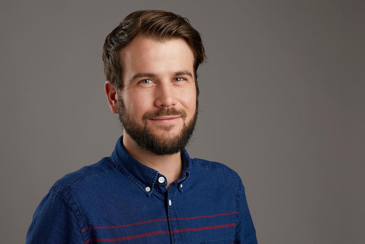 Lausanne, le 30 juillet 2019. Sylvain Bolt, journaliste au Sport Center.      Photo Yvain Genevay / Le Matin Dimanche