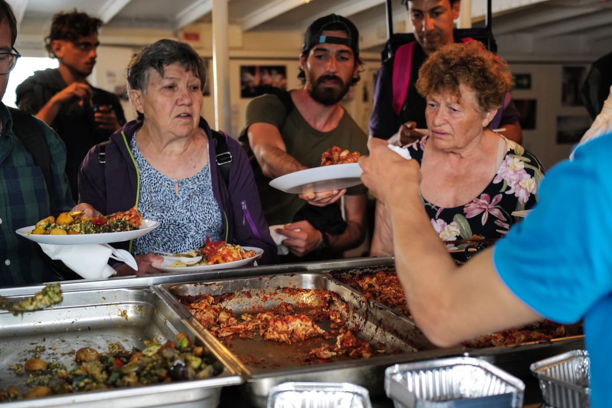 Genève 12/07/2024Le travail d'accueil et d'accompagnement à bord du Bateau Genève. 