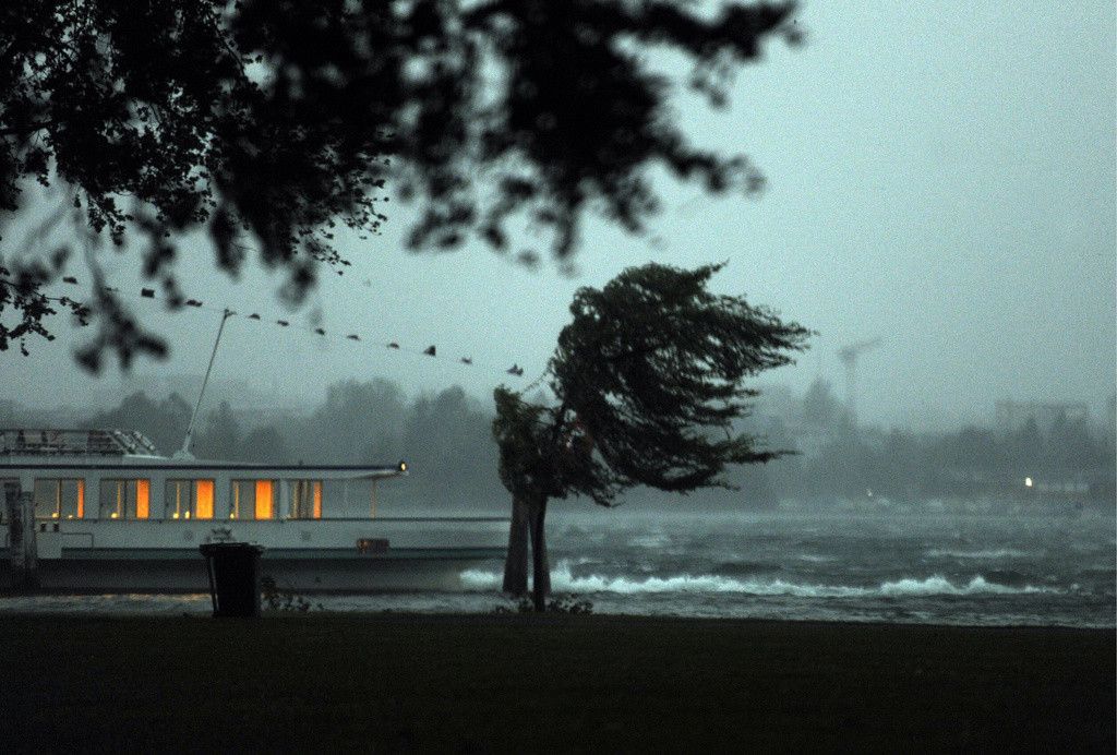 Des éclairs et du tonnerre vont marquer la soirée selon les prévisions.
