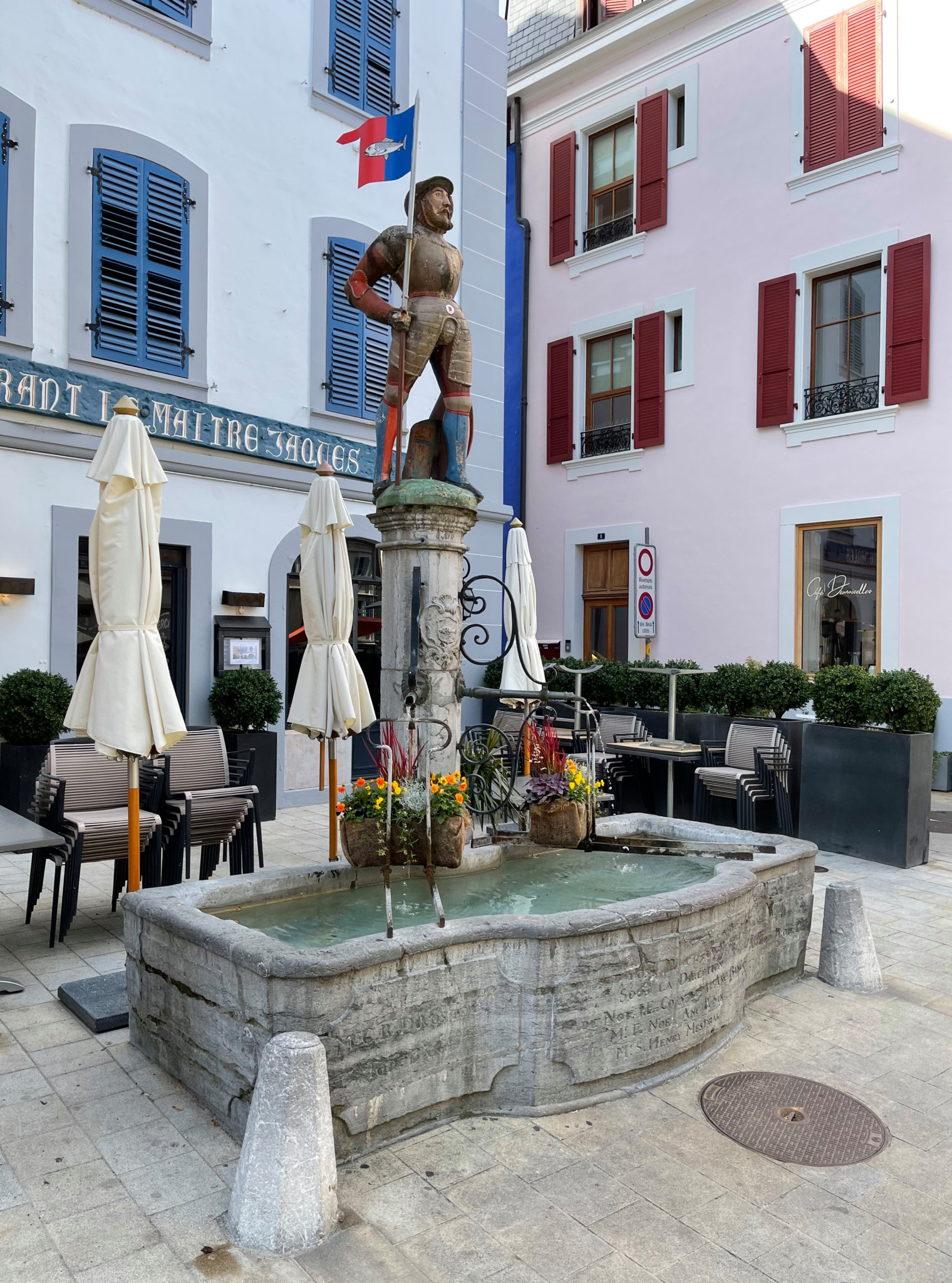 Vandalisme à Nyon: La statue de Maître-Jacques renversée et brisée en pleine nuit