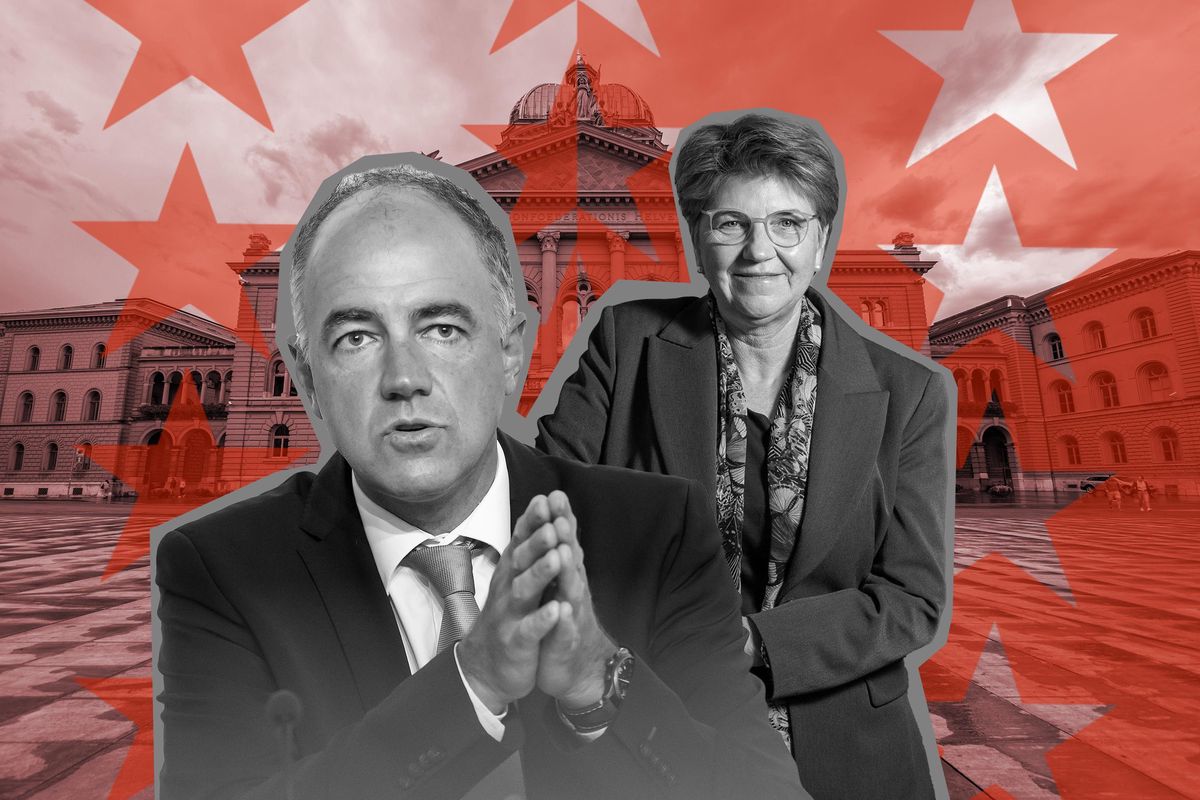 Image de deux personnes devant le Palais fédéral à Berne, avec un arrière-plan de motifs étoilés rouges. Les bâtiments gouvernementaux suisses sont visibles.