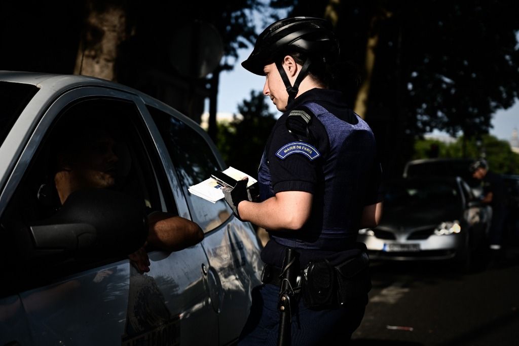 Les autos très polluantes éloignées du Grand Paris