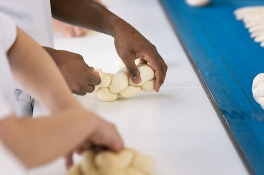 Revenu plus bas pour les étrangers