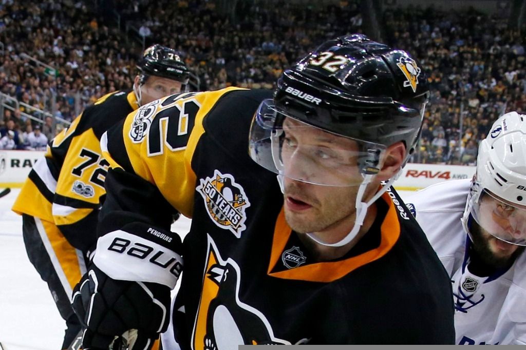 Mark Streit s'illustre pour ses débuts à Pittsburgh