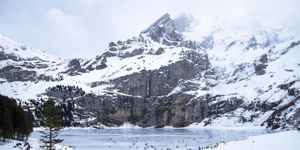 Une avalanche aurait surpris plusieurs personnes non loin de l’Oeschinensee, au-dessus de Kandersteg. (Image d’illustration) (KEYSTONE/Peter Klaunzer)