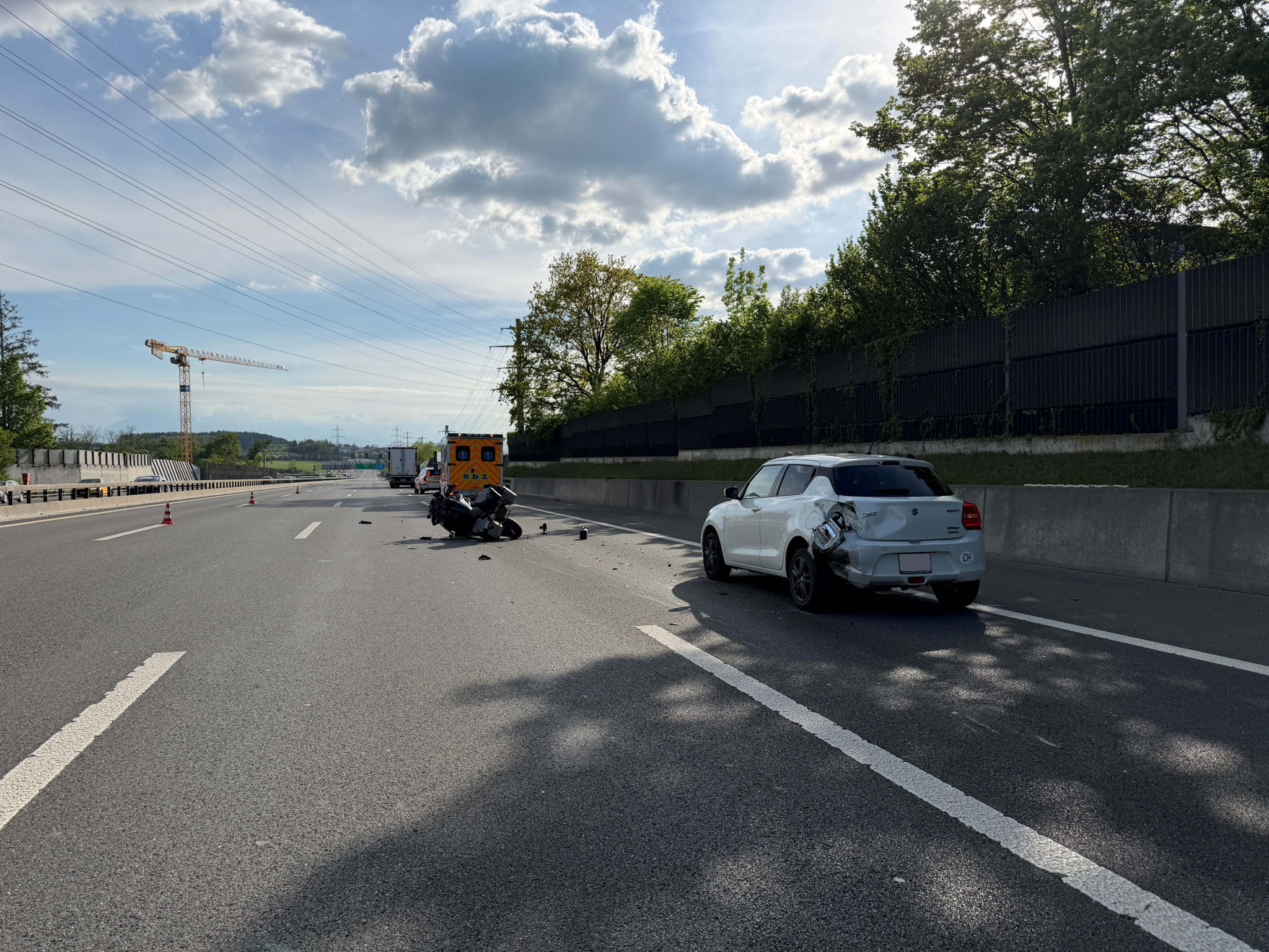 Tödlicher Unfall auf der A4 bei Cham: 25-jährige Motorradfahrerin stirbt nach Kollision
