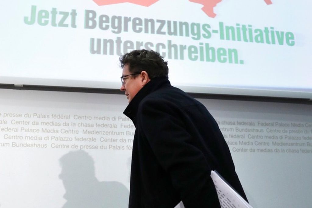 L'UDC dépose sa nouvelle initiative anti-immigration