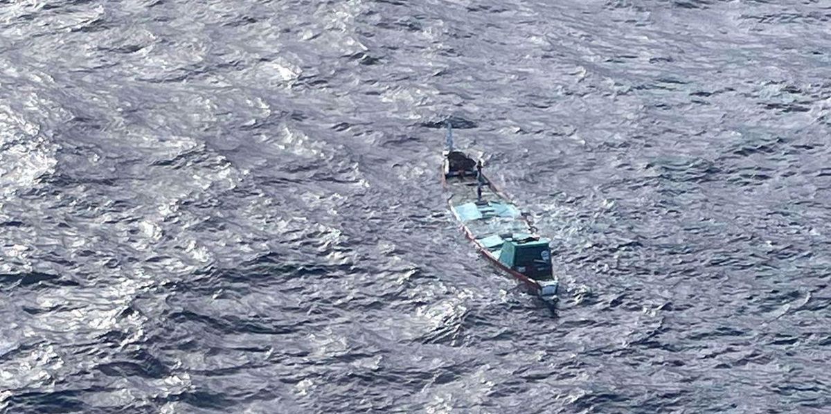 epa11308102 A handout photo made available by Salvamento Maritimo shows a boat's shipwreck south of El Hierro, Canary Islands, Spain, 29 April 2024. Nine castaways who were rescued by a Maritime Rescue helicopter 111 kilometers south of El Hierro are the only survivors of a wooden canoe ('cayuco') that capsized two days ago with 60 people on board. EPA/SALVAMENTO MARITIMO / HANDOUT MANDATORY CREDIT HANDOUT EDITORIAL USE ONLY/NO SALES HANDOUT EDITORIAL USE ONLY/NO SALES