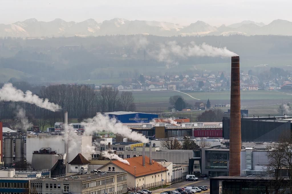 Une vue sur la cheminée de l’entreprise Nestlé à Orbe. La précédente rénovation datait de 1904.