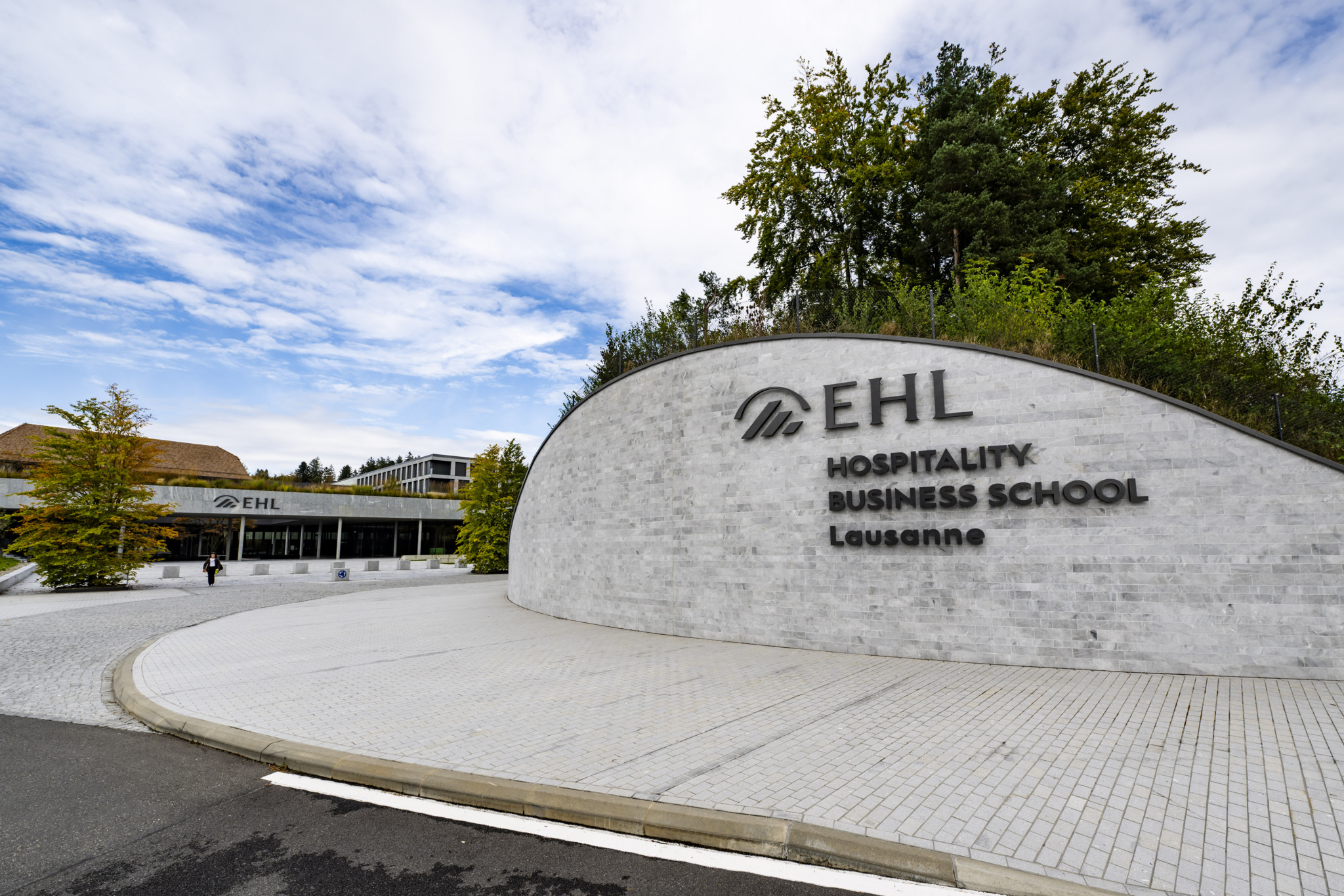 Lausanne: l'EHL choisit le silence face aux questions sur le tabac