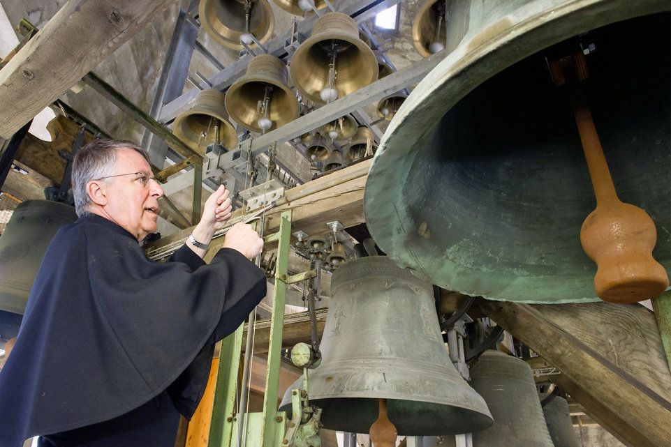 Mgr Jean Scarcella a eu l'idée d'un festival de carillon pour mettre en valeur le plus grand ensemble campanaire du pays.