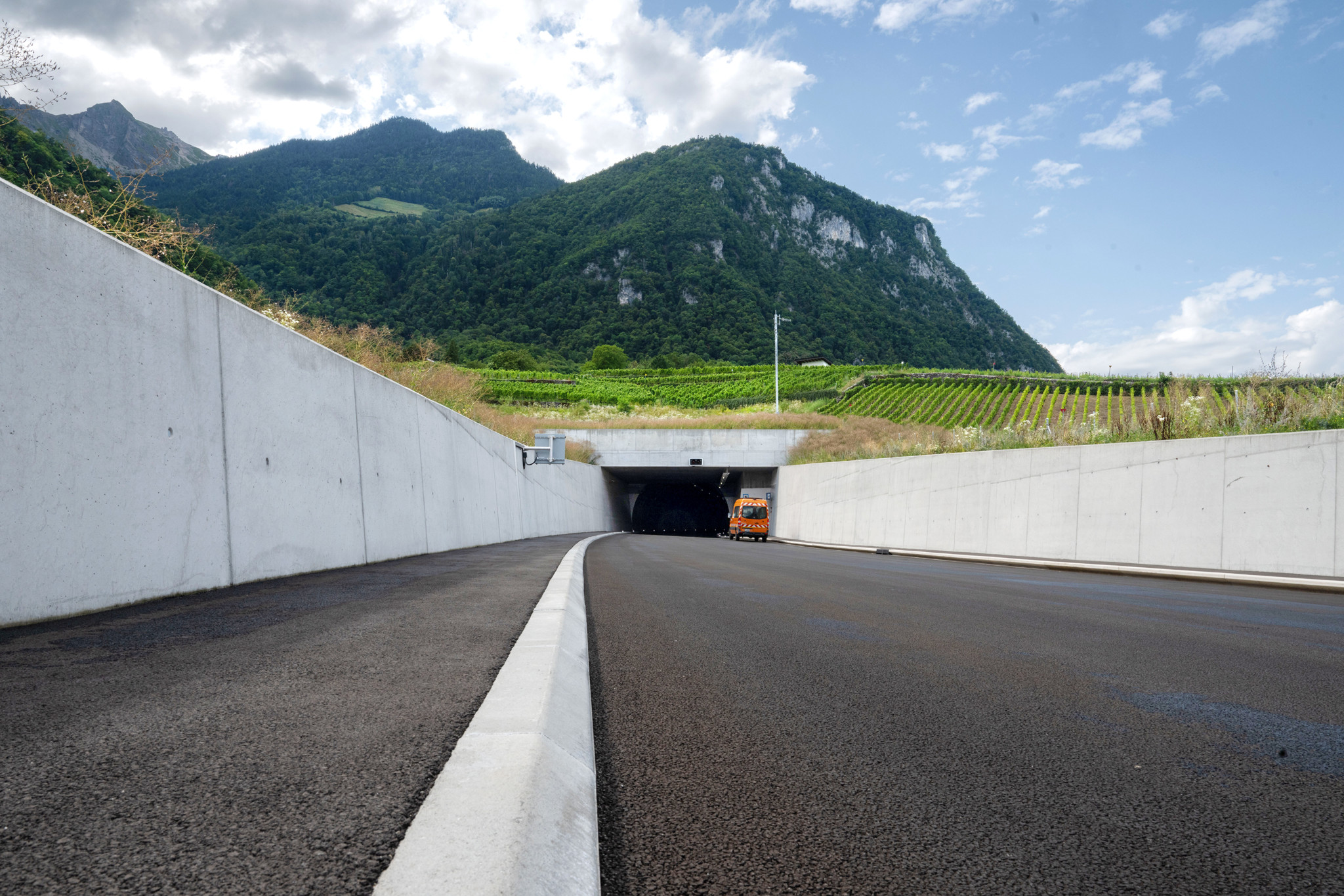 elfbar nachfüll pod läuft aus Lausanne Tunnel main image 1