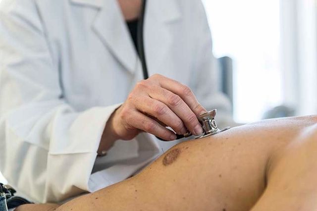 Parmi les actes visés figurent notamment trop d'antibiotiques contre les sinusites.