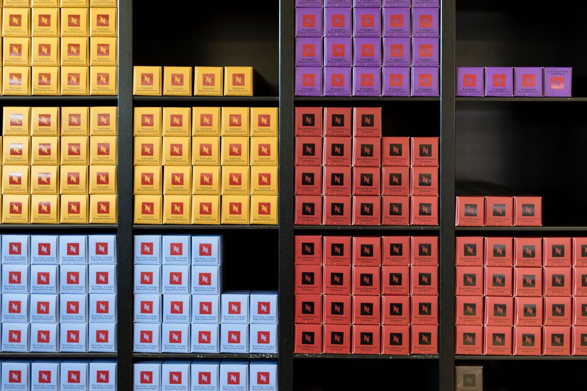 NESTLE standort Orbe, am 18. November 2015.

Nestle Shop in Orbe, drin findet Man nur Nestle Produkt.
(KEYSTONE/Gaetan Bally)