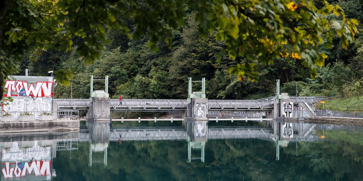 Das Stauwehr Engehalde in Bern: Hier wurde in der Nacht auf Mittwoch eine leblose Person gefunden.