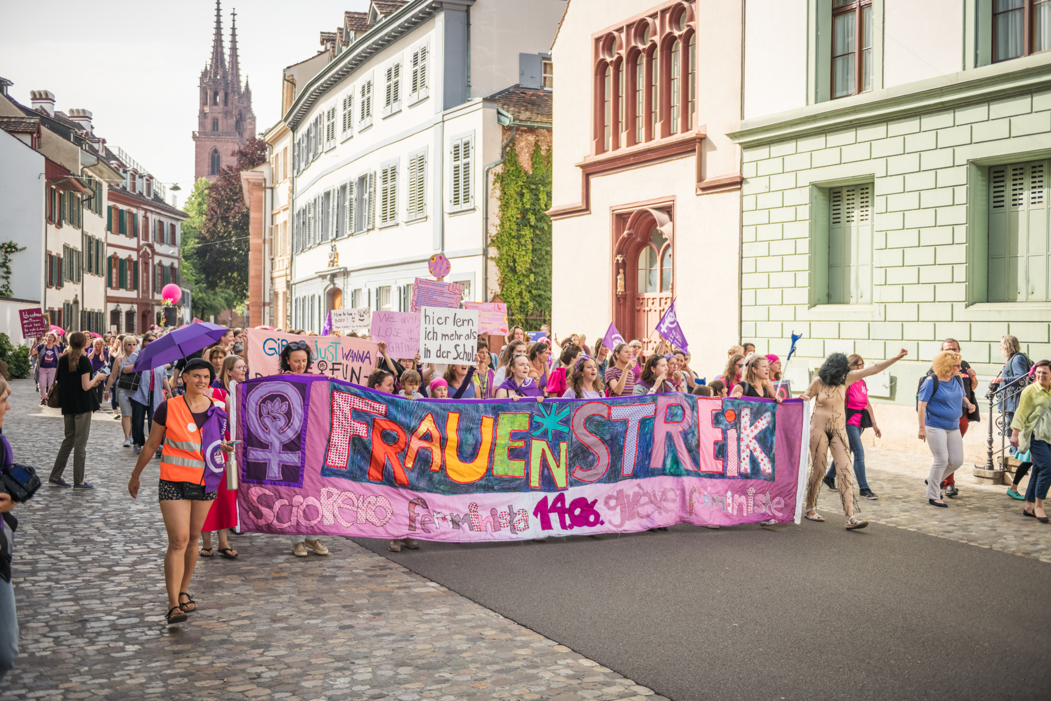 Damals hiess er noch Frauenstreik: Der Demonstrationszug vom 14. Juni 2019 in Basel.