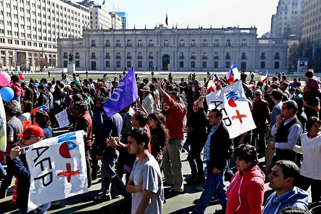 Le Chili manifeste contre le système de retraite Tribune de Genève