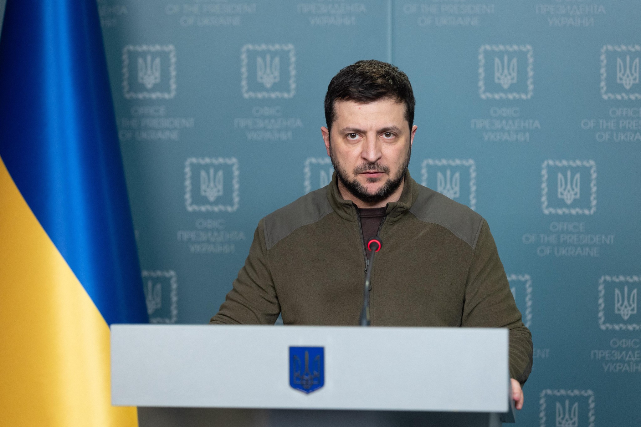 Le président Zelensky lors d’une conférence de presse vendredi.