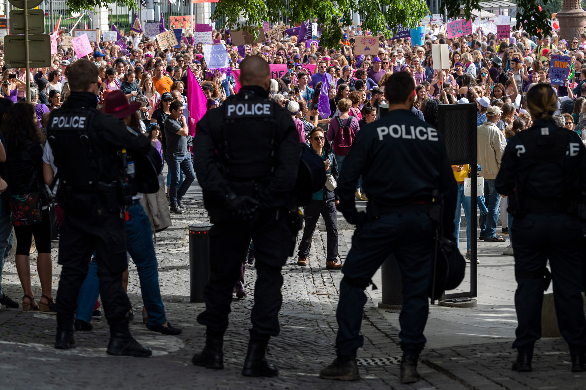 Verletzung der Versammlungsfreiheit: EGMR verurteilt die Schweiz wegen Geldstrafe nach Frauenstreik in Genf