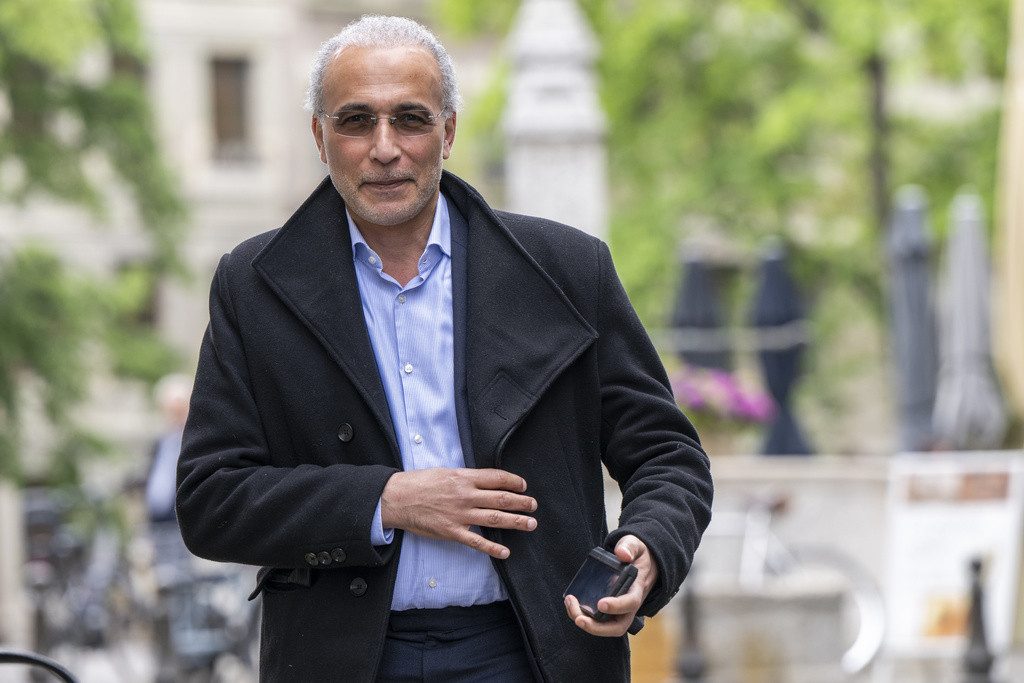 Der Islamwissenschaftler stand auch in der Schweiz vor Gericht: Tariq Ramadan auf dem Weg zum Prozess in Genf.