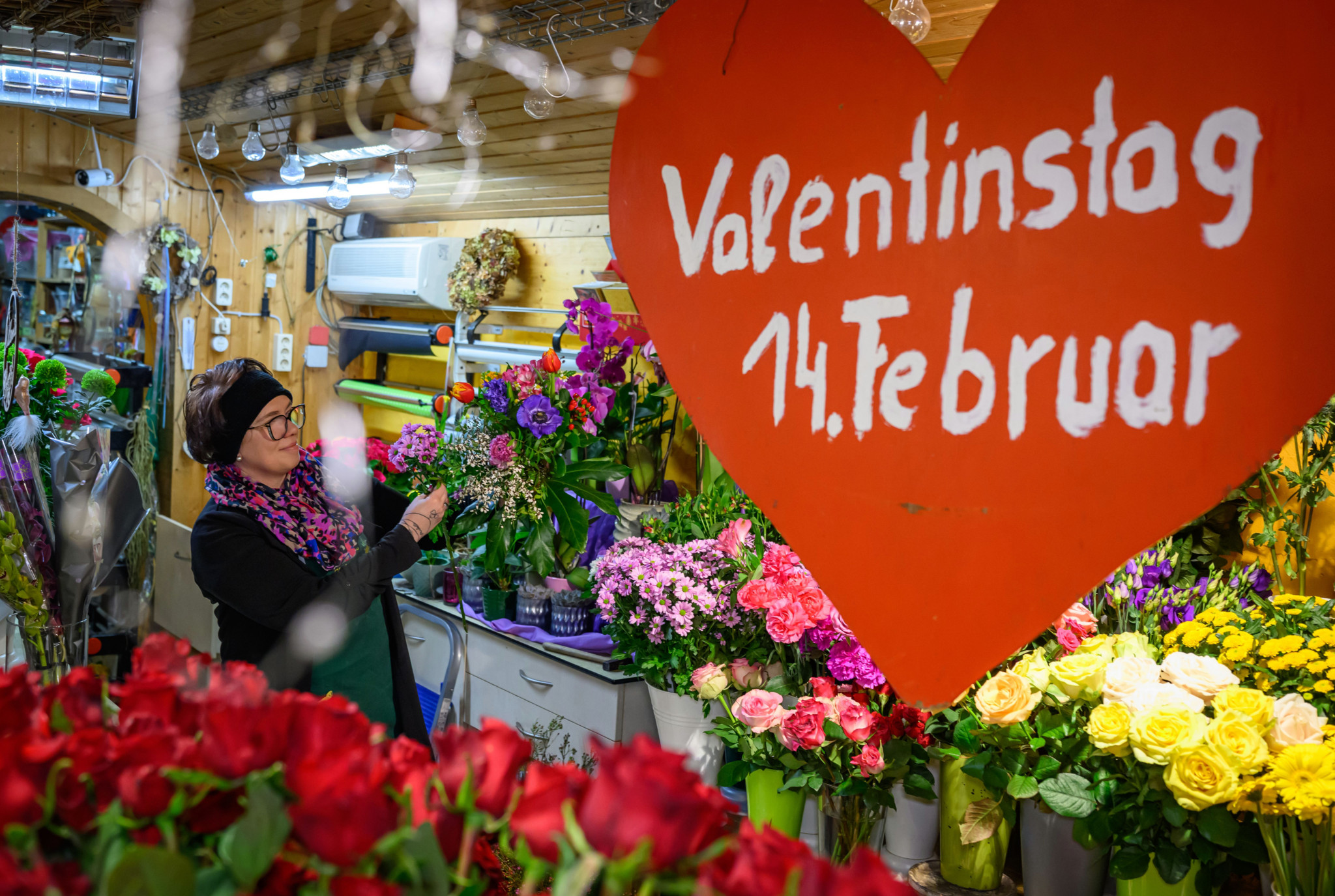 Florists expect record sales: roses, sex toys, and booming business on Valentine's Day
