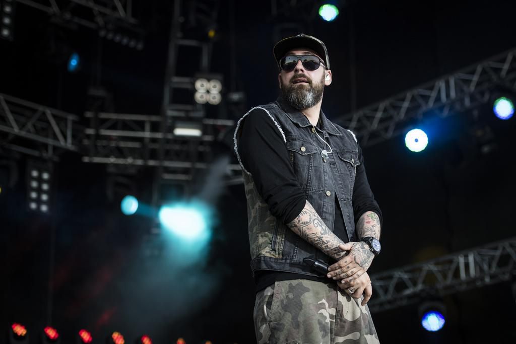 Nun wurde der deutsche Rapper gegenüber einer Journalistin handgreiflich. 