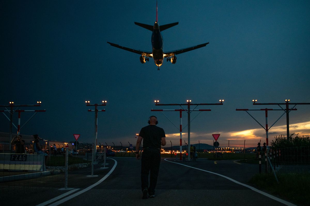 Wie viele Landungen in der Nacht möglich sind, hängt von den An- und Abflugkonzepten ab. Ändern sich diese, könnte es zu einer Kapazitätserweiterung kommen, befürchten Gegner der Pistenverlängerung. 