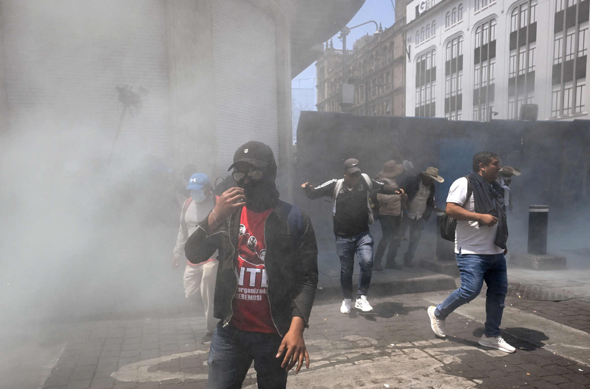 Zusammenstösse mit der Polizei: Tränengas gegen Lehrer-Protest kurz vor dem WM-Start in Mexiko