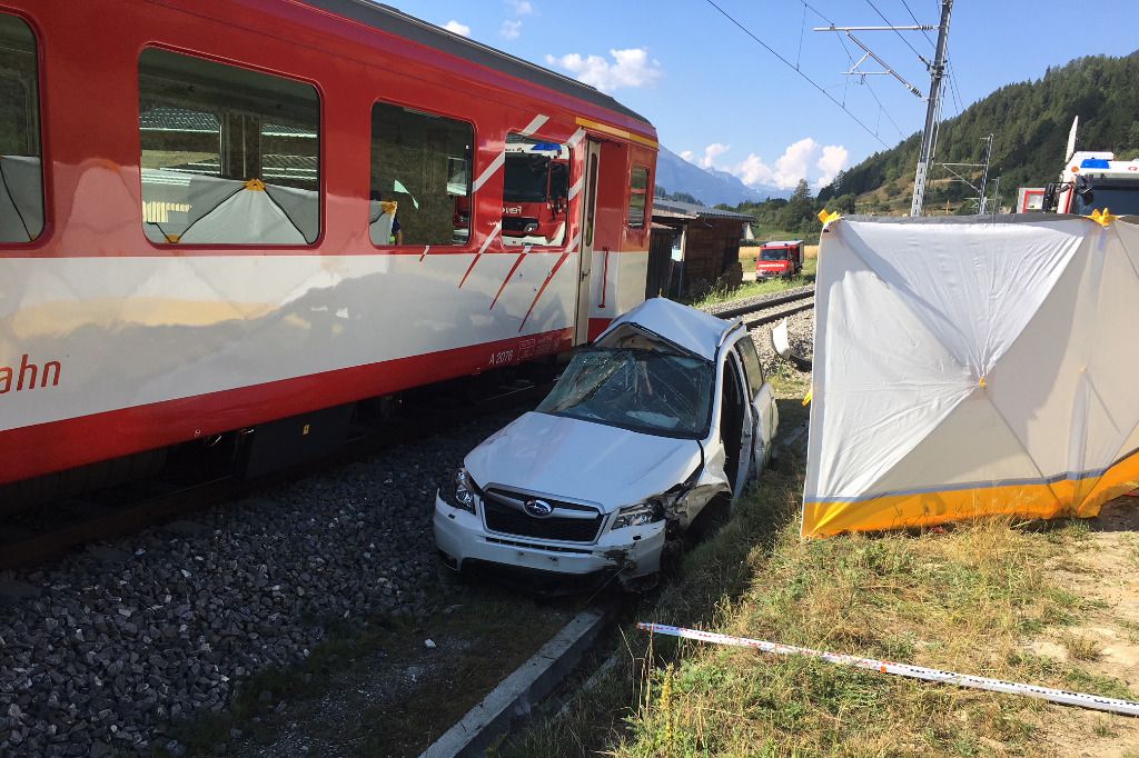 Un train heurte une voiture et tue le conducteur