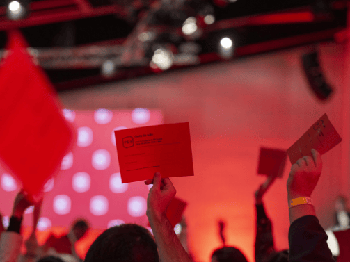 Le PS Suisse veut une adhésion à l’UE en plusieurs étapes.