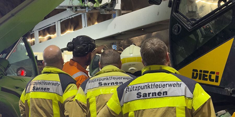 t-dlicher-arbeitsunfall-29-j-hriger-stirbt-auf-tunnelbaustelle-in-obwalden-metallelement-trifft-ihn-am-kopf