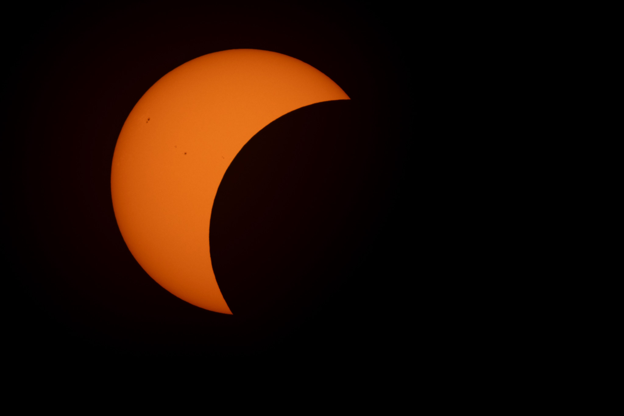 En Suisse et dans le monde: Les plus belles photos de l’éclipse du 12 août