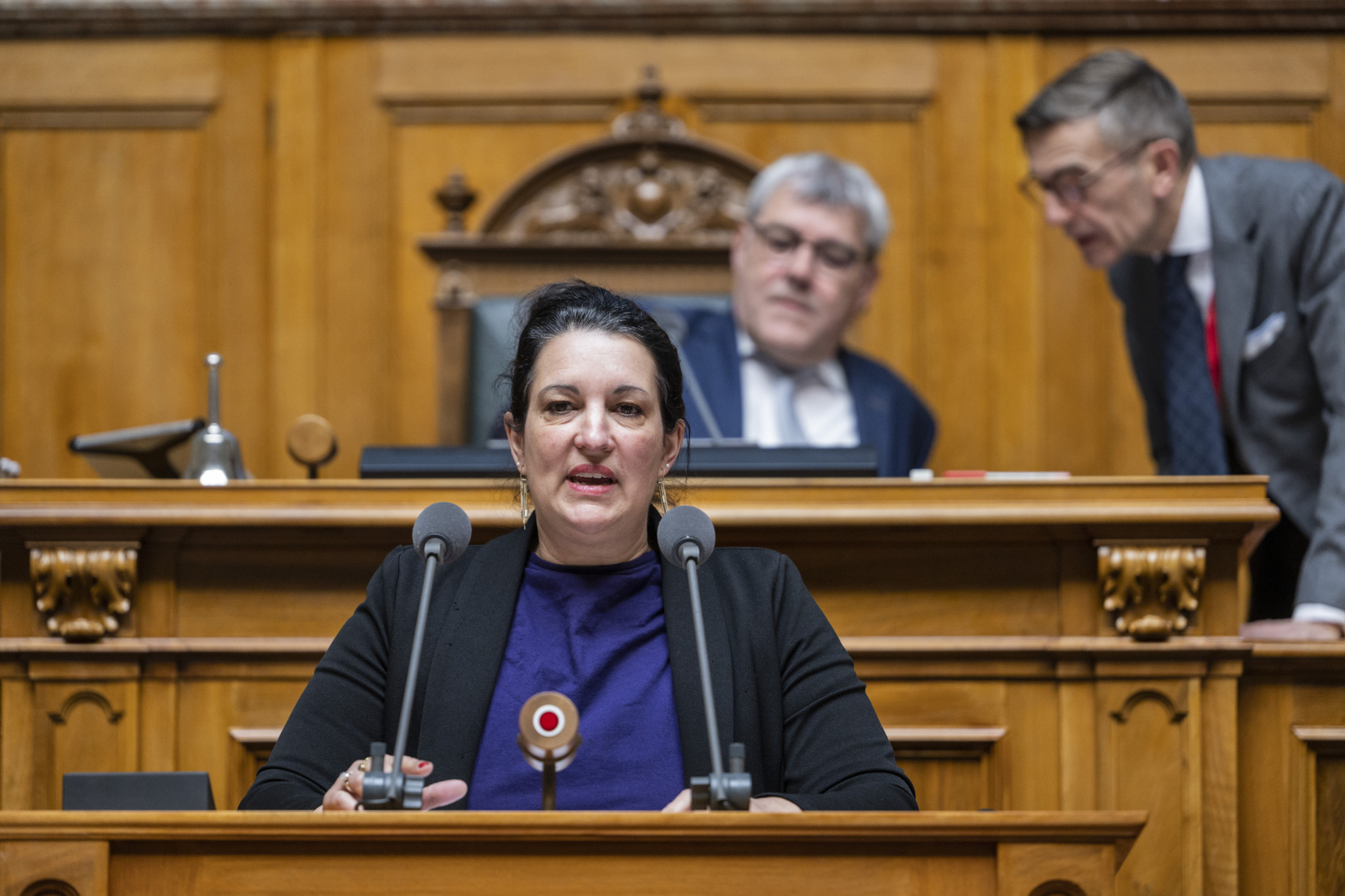 Pour Delphine Klopfenstein Broggini (Les Verts/GE), investir dans le parc nucléaire le plus vieux du monde serait une erreur.