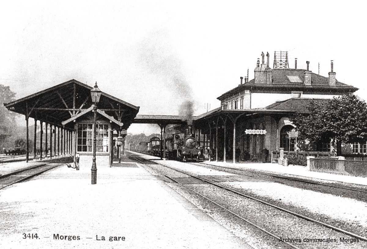 Vue générale de la gare de Morges au début du XXe siècle, soit près de 40 ans après sa construction.