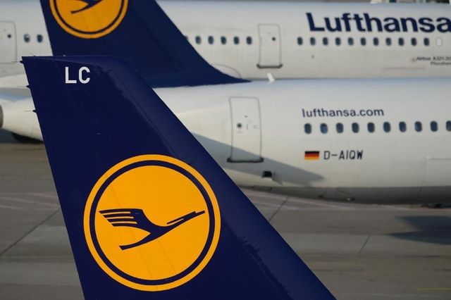 Lufthansa prévoit d'annuler près de 600 vols jeudi 27 mars.