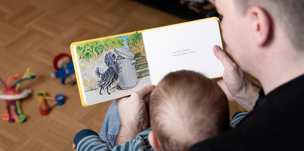 60-Prozent-Trend bei Familienvaeten. George Coats mit Alice, am 16. Februar 2023 in Niederscherli. Foto: Nicole Philipp/Tamedia AG