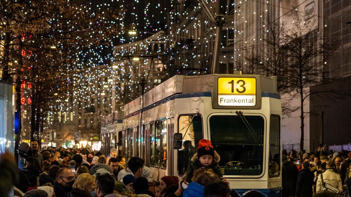 Lights out for “Lucy”? Zurich is considering doing without Christmas