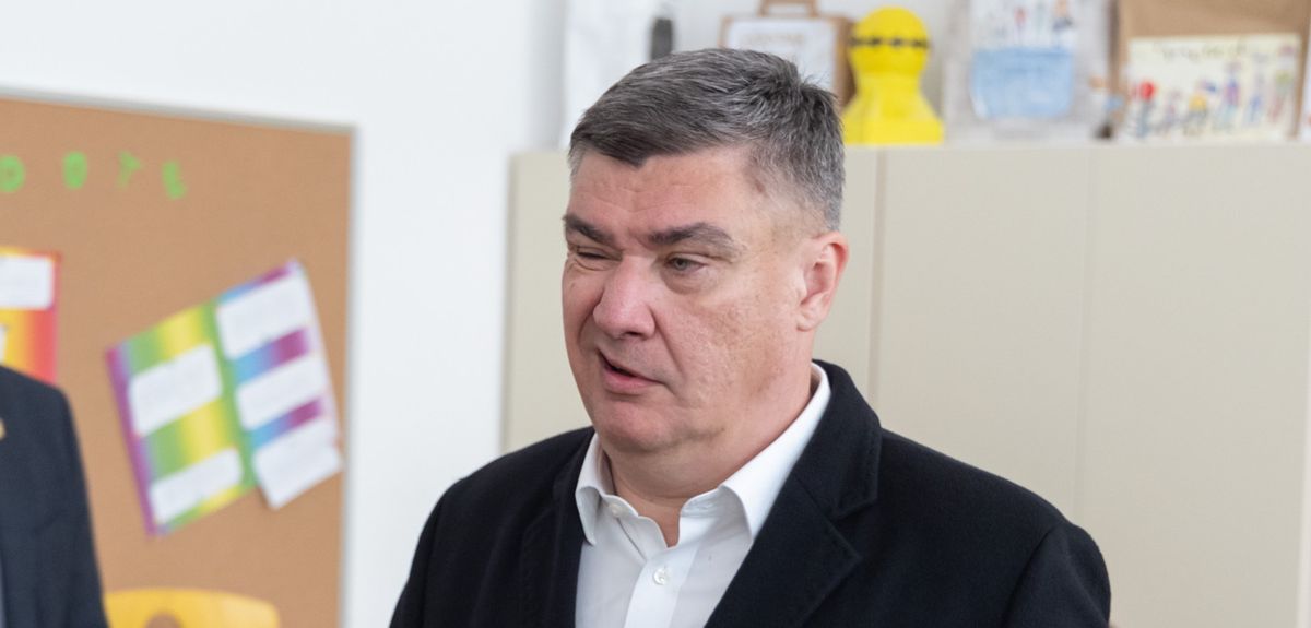 epa11283982 Croatian President Zoran Milanovic prepares to cast his ballot during the Parliamentary elections in Zagreb, Croatia, 17 April 2024. Voters in the country are casting their ballots to elect 151 members of Sabor, the Parliament of Croatia. EPA/STRINGER
