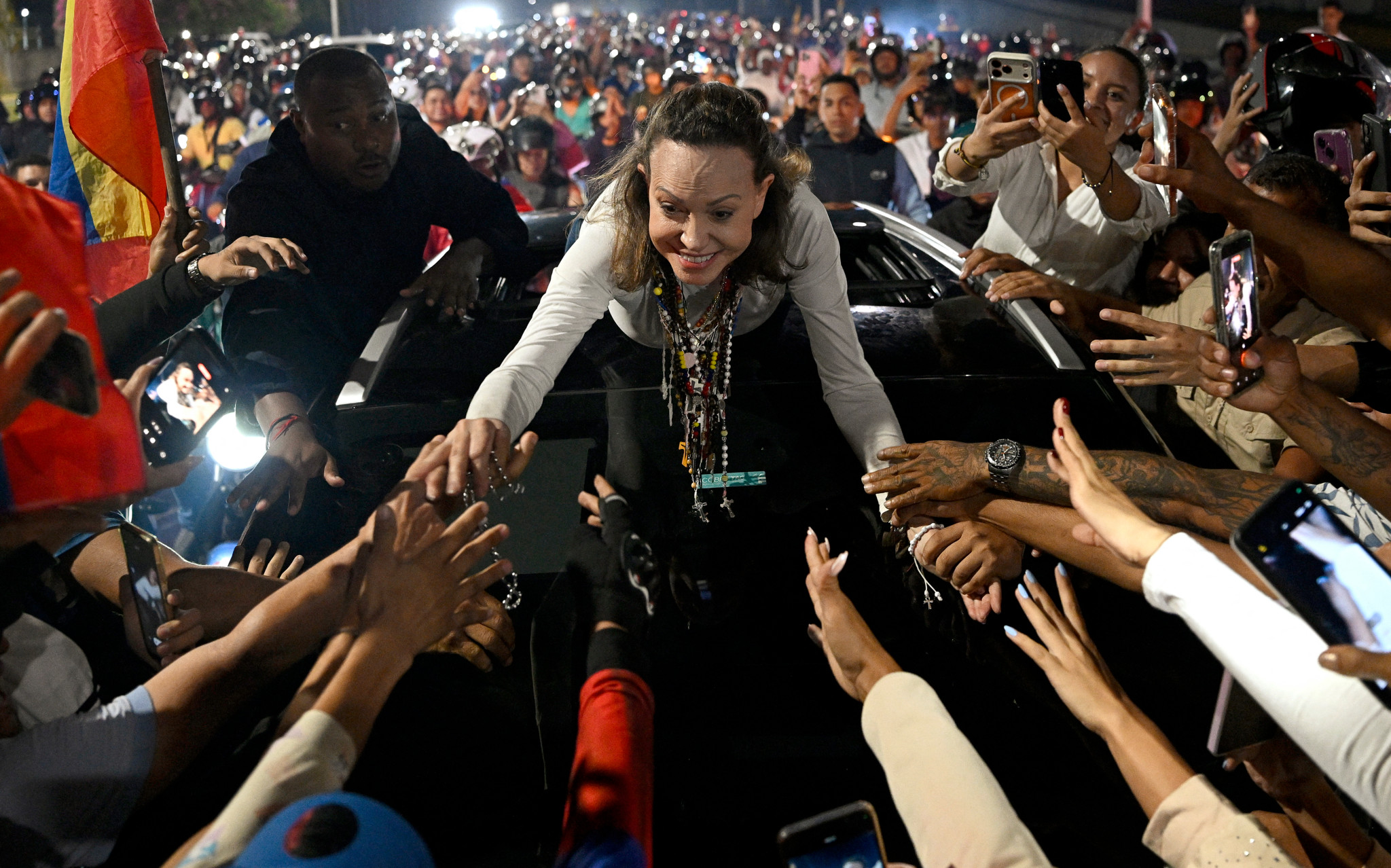 Retour de l'opposante: Maria Corina Machado défie le pouvoir en revenant à Caracas