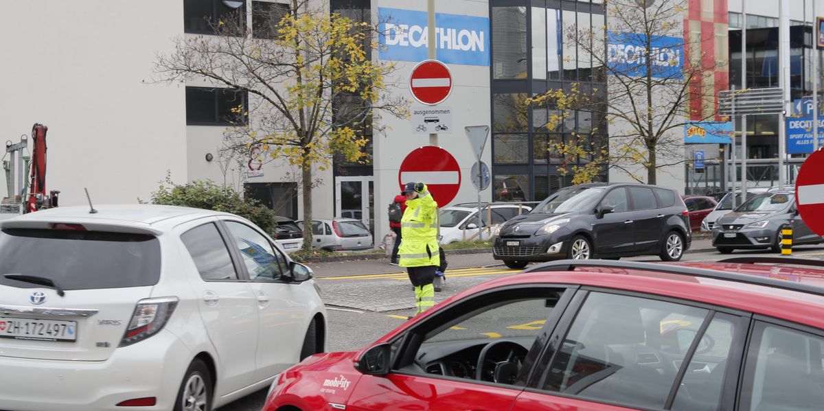 Bus camera in Dietlikon: 215 fines for illegal turns