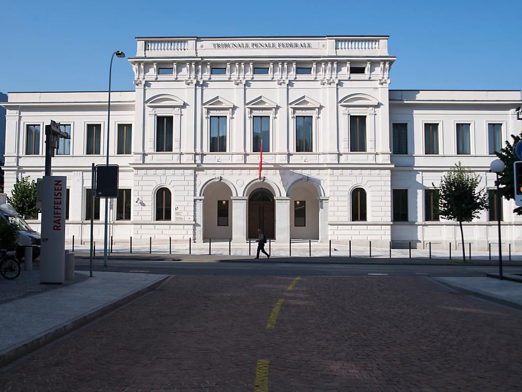 Tribunal pénal fédéral Procès Alieu Kosiah la défense contreattaque