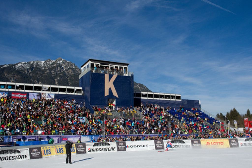 Suivez la descente messieurs à Garmisch