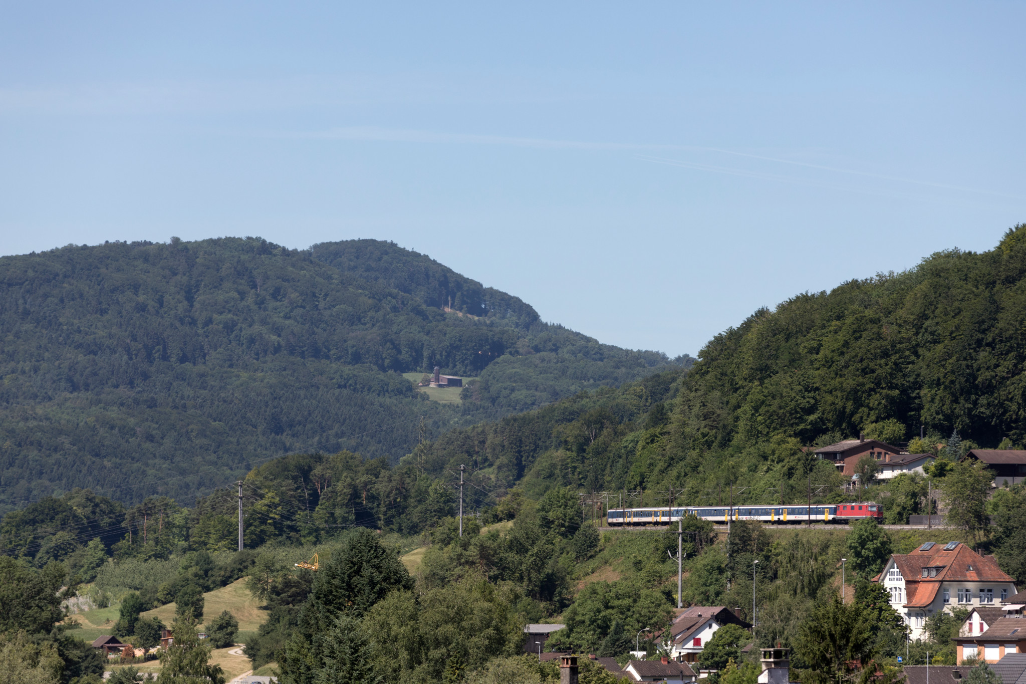 Plus de 30 degrés: En Suisse, un record de chaleur tardive pulvérisé au nord des Alpes