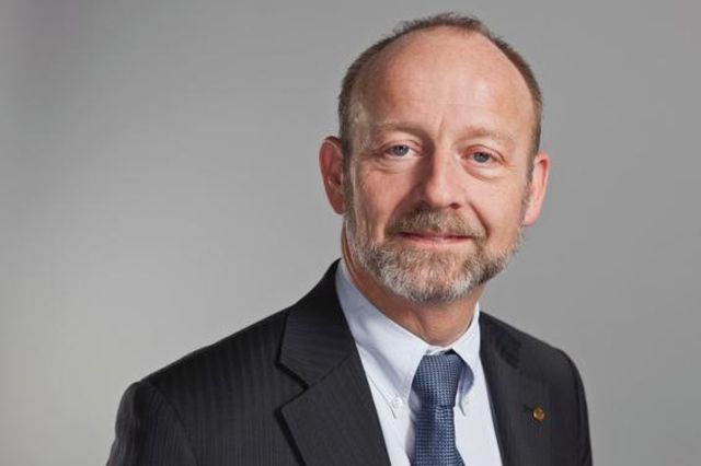 Dominique de Buman (PDC/FR) est membre de la commission de l'économie et des redevances et président de la Fédération suisse du tourisme.