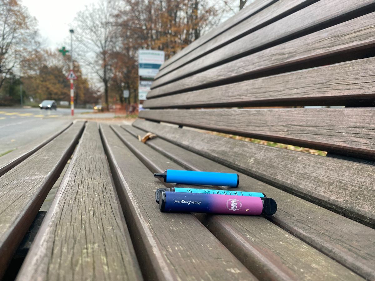 Pollution: Les e-cigarettes jetables, un casse-tte pour le recyclage Pollution: Les e-cigarettes jetables, un casse-tte pour le recyclage