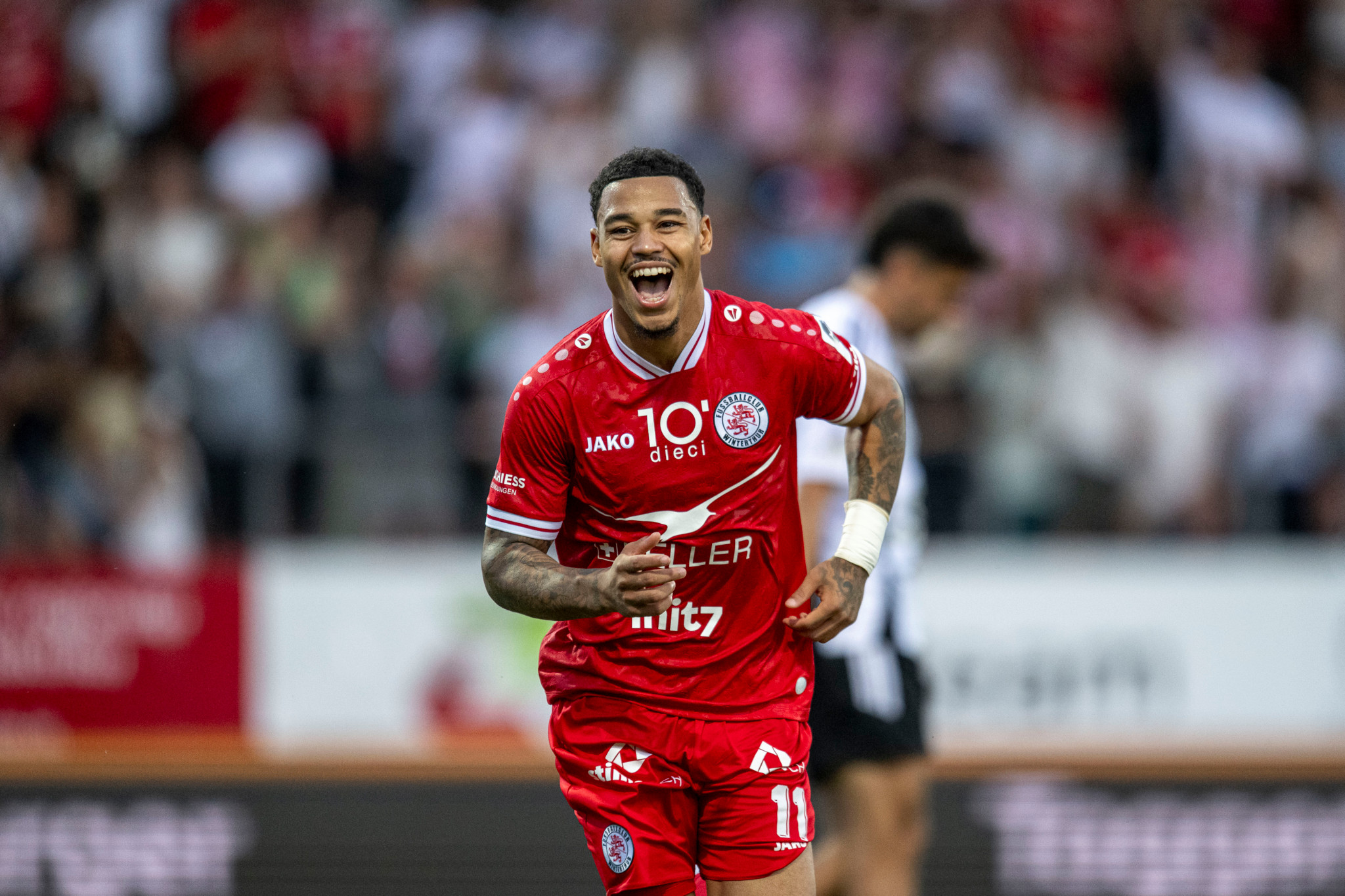 Emilio Kehrer vom FC Winterthur jubelt nach seinem Tor zum 4:0 gegen den FC Wil in der Challenge League.