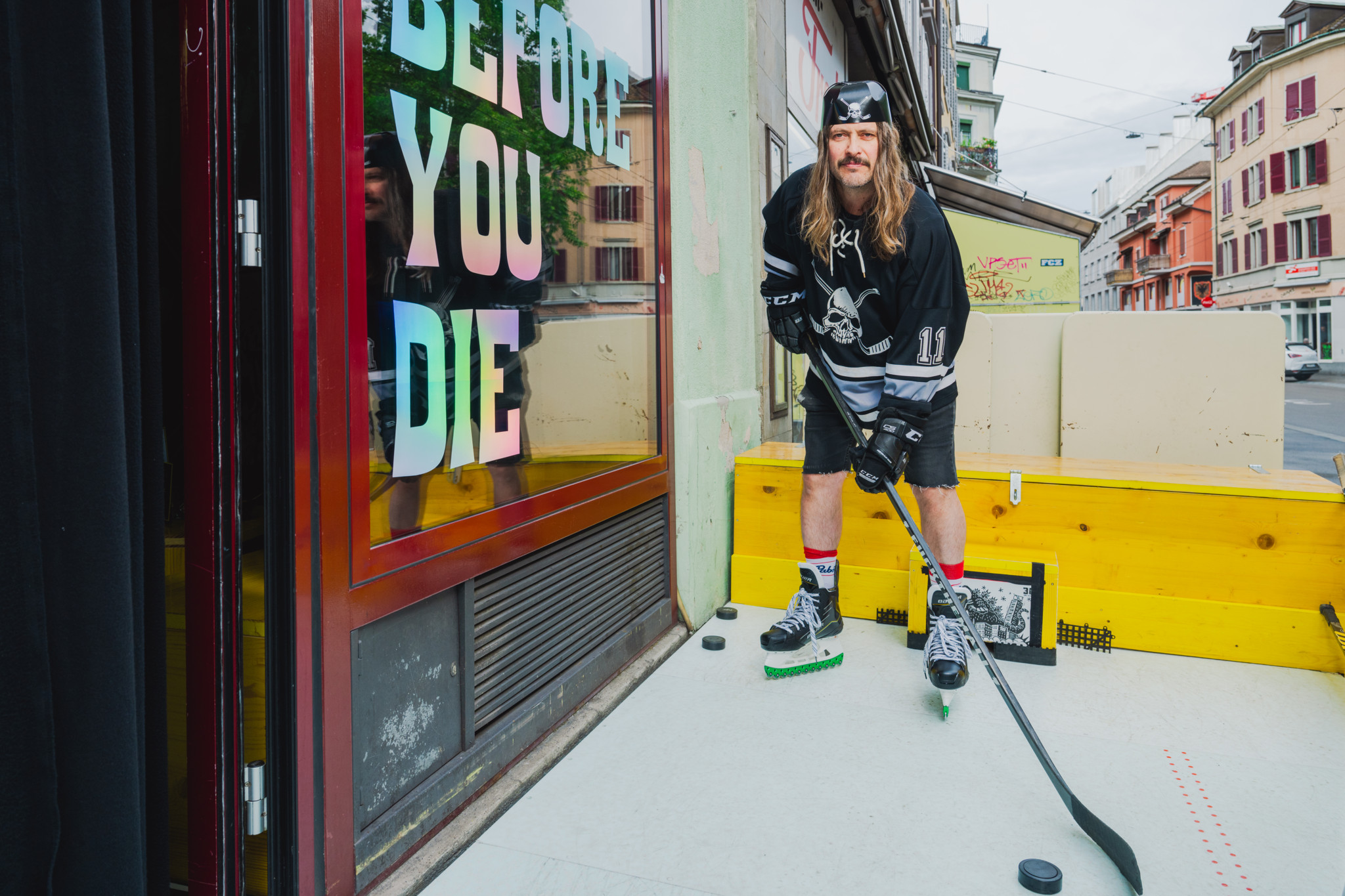 Hockey-WM in Zürich: In dieser Bar im Kreis 4 kann man Schlittschuh fahren