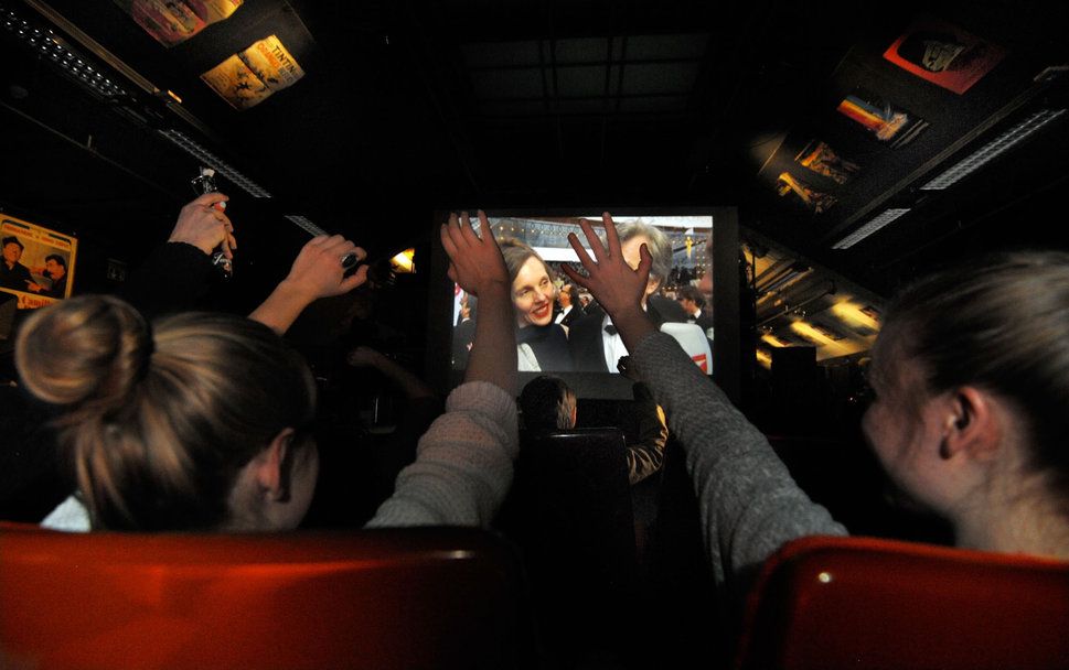 Kollektives Mitfiebern: Zur Oscarnacht im Kino Lichtspiel kommen rund fünfzig Filmbegeisterte. (23.2.2015)