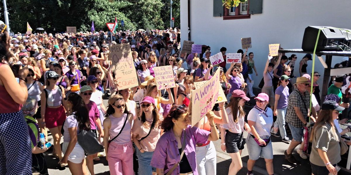 Grosse-Demonstration-Der-Feministische-Streik-nimmt-das-Basler-Stadtzentrum-in-Beschlag