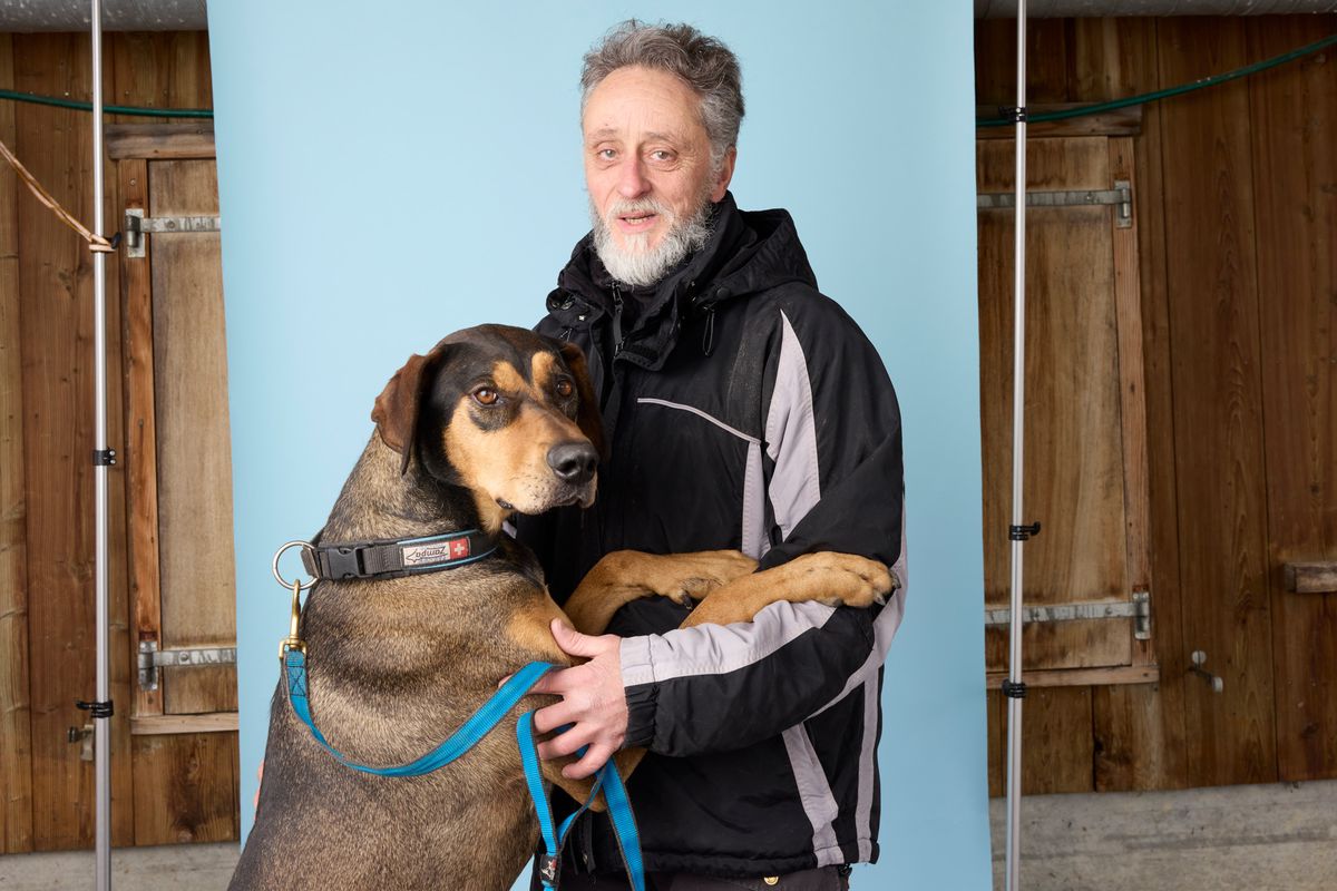 Tavannes, le 24 avril 2024. Mon animal et moi : Alexandre et Parker.      Photo Yvain Genevay / Le Matin Dimanche